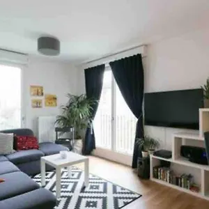 Appartement Cozy & Quiet Getaway Just 300m From Paris With Free Private Parking, Gentilly